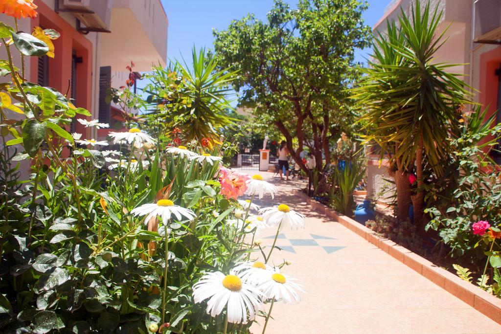 Palmira Apartments Makrýgialos Buitenkant foto